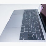 Gratis externe harde schijf: Apple Macbook Pro 13" 128GB 2019 - Intel Core i5 - 8GBB RAM in Spacegrijs (ID: 6032763) - Afbeelding 3
