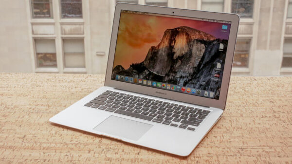 GRATIS externe harde schijf: Apple Macbook Air 13" (2017) 128GB - Zilver (ID: 5549466) - Afbeelding 2