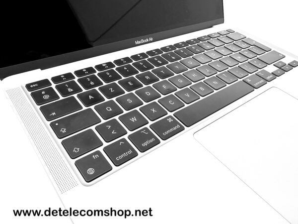 Apple Macbook Air 2020-2023 - M1 13" 256GB SSD - 8GB RAM in Zilver (ID: 10081238) - Afbeelding 4